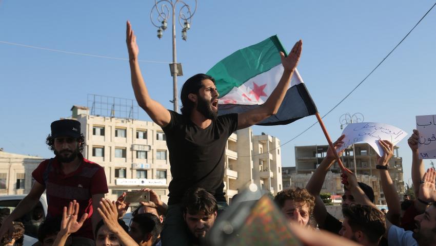 Ratusan Orang Berdemo Memprotes 'Pemerintah' Yang Berafiliasi dengan HTS di Kota Idlib Suriah